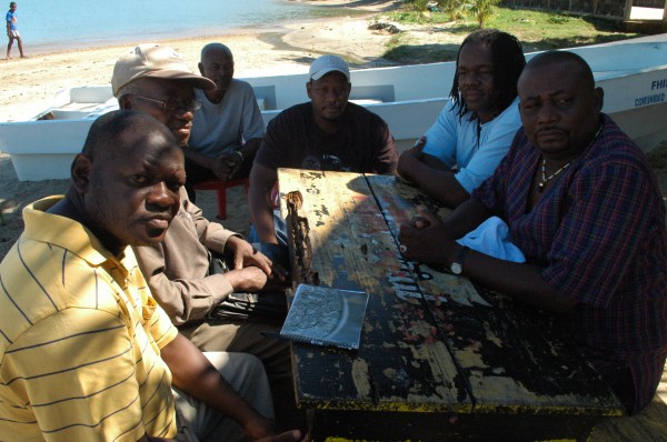 Evaristo Perez Ambular (far right) together with members of the Garifuna community in Trujillo. Photo by Dawn Paley.